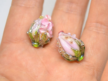 Pink flower bouquet lampwork beads, Tender pink lampwork beads with green leaves, Artisan lampwork, Beads for earrings, one bead