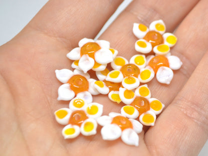 Bright white orange flower beads, 5 Petals floral lampwork, Field flower bead, Glass flowers, Meadow flowers, Flower necklace