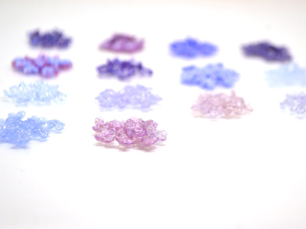 Lavender small flower beads, Purple cute flowers for headband, flowers for tiara making, mini glass flowers, transparent lampwork beads