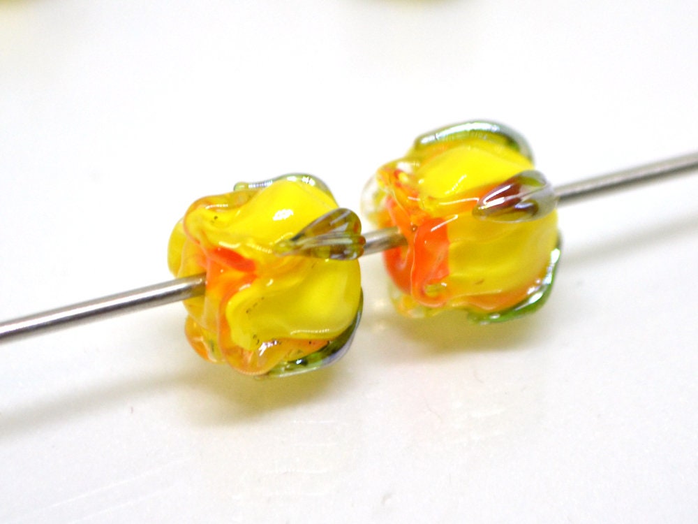 Yellow orange 8mm rosebud beads, Summer Floral lampwork, Rose beads, Colorful glass beads, Art Flower Beads, Murano Beads, Flower bud bead