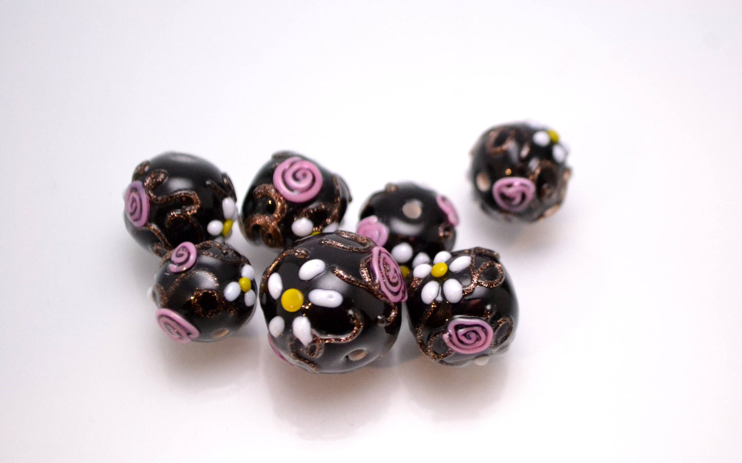 Italian glass jewelry murano glass bead black pink bead bracelet black lampwork artisan bead bead jewelry making chamomile bead jewelry
