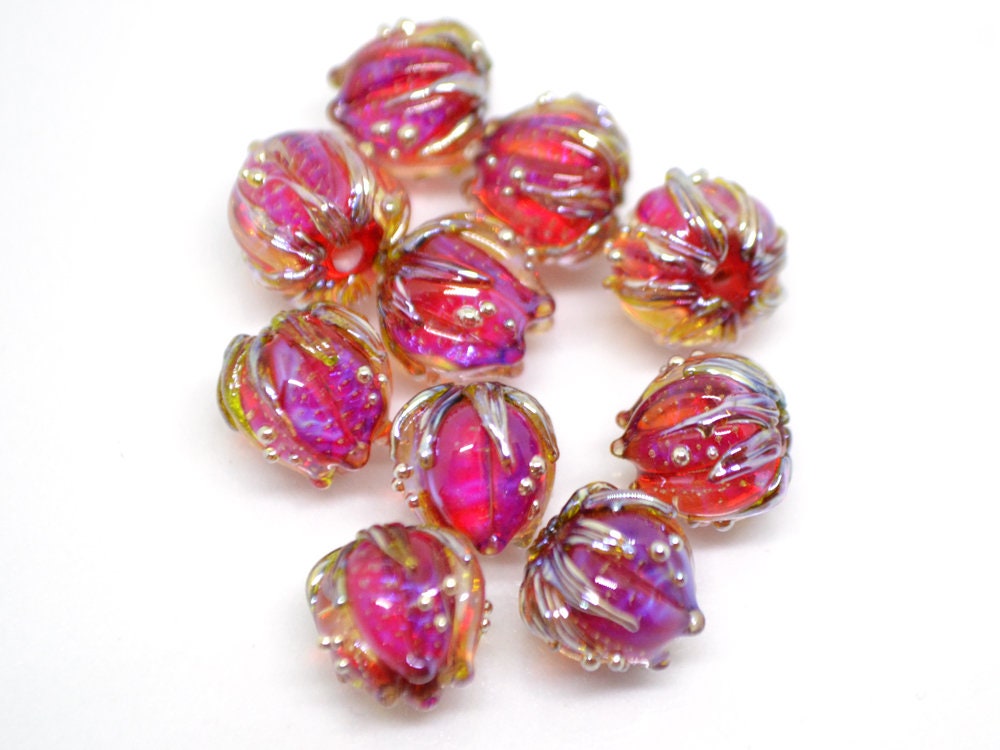 Fuchsia red gold flower beads, 10mm flower beads, Flower glass beads, Artisan Lampwork, Bright glass beads, Handmade glass art, Floral beads