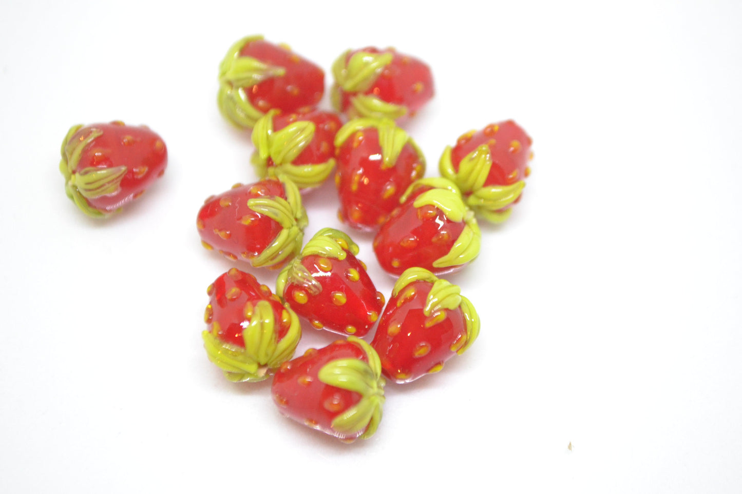 Red Strawberry 10mm glass beads, Lampwork berries, Glass strawberry, Berry fruit beads, Red berries, Garden beads, Artisan lampwork