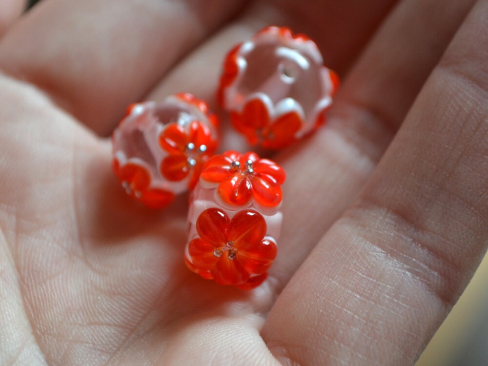 red flower beads red glass beads with flowers red transparent bead clear lampwork beads summer bright red beads earrings making jewelry