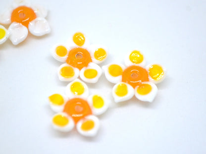 Bright white orange flower beads, 5 Petals floral lampwork, Field flower bead, Glass flowers, Meadow flowers, Flower necklace