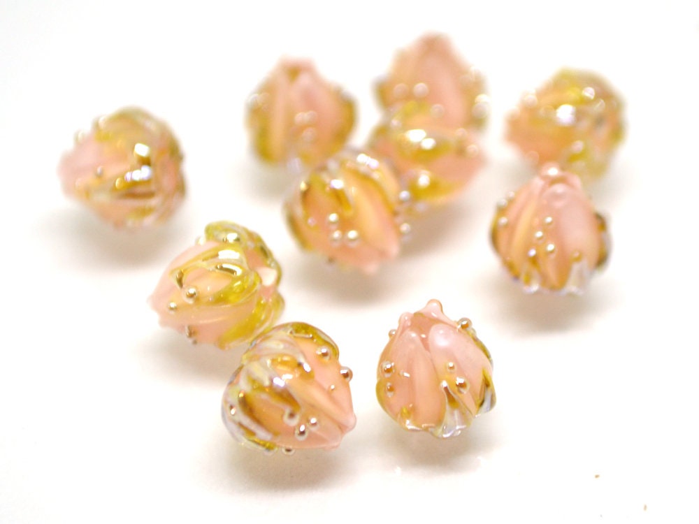 Pink gold floral beads, Peach bud flower beads, Tiny glass beads, Pastel pink 7mm flower beads, Artisan lampwork