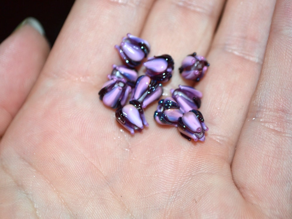 Deep purple lavender small lampwork beads, Purple floral beads, Artisan lampwork, Tiny glass beads, Tiny beads, 7mm flower beads, glass art