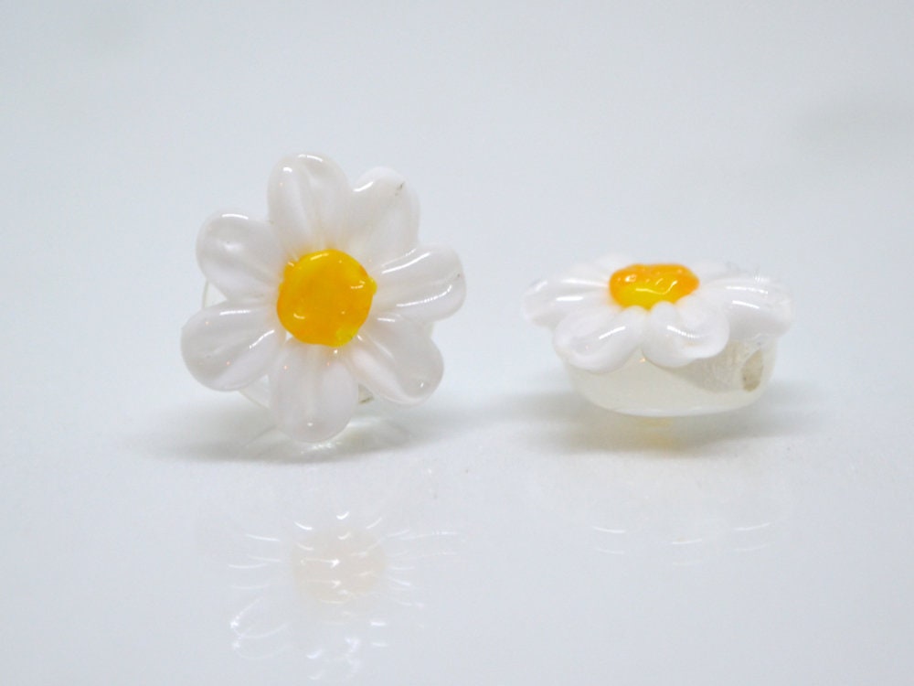 Lampwork Chamomile beads, Chamomile flower bead, Yellow and white beads, Lentils beads, White flower bead,White floral lampwork,Field flower