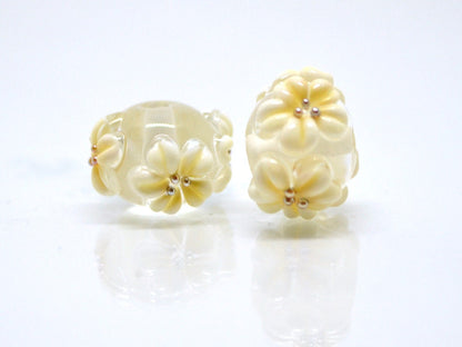 Ivory floral lampwork glass beads, Ivory flowers on transparent beads, Rondelle beads, Wedding bracelet, Jewelry making, Artisan lampwork