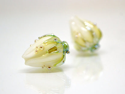 White flower beads with green leaves, Wedding jewelry making, Artisan Lampwork, DIY Earrings, Floral lampwork, Bridal jewelry making