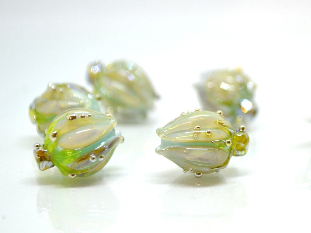 Lampwork glass flower bead, Pale green tea lavender, Floral glass pendant, Flower beads for jewelry making, Artisan lampwork, Focal lampwork