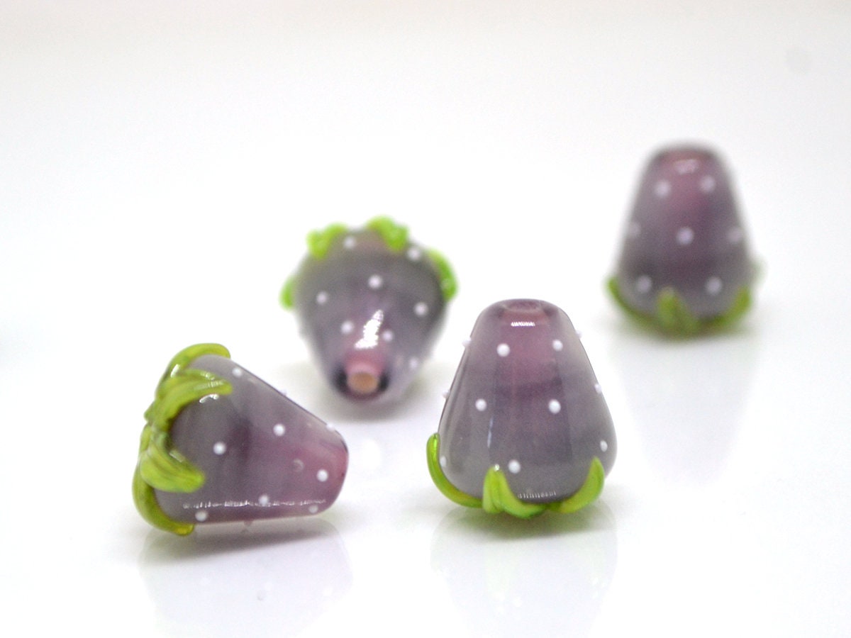 Pale purple Strawberry glass beads, Lampwork berry beads, Lampwork berries, Lampwork strawberry, Berry jewelry, Summer beads