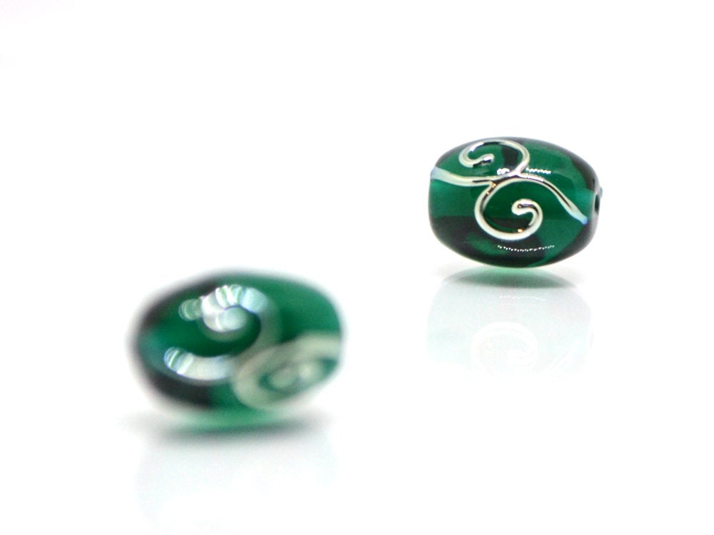 Emerald green oval glass beads silver curles, Barrel lampwork beads, Handmade glass, Jewelry supplies, Bead set, Beads for necklace jewelry