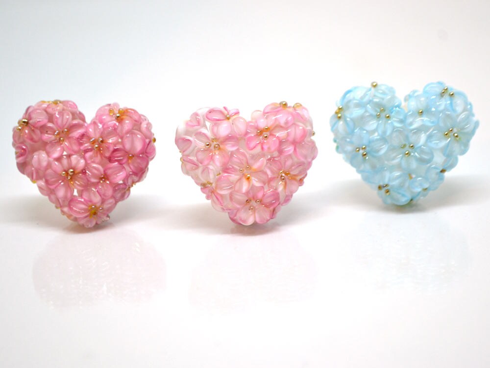 heart flower pendant glass heart pendant set of beads romantic jewelry making 3 heart pendant 3 sisters necklace floral art glass pendant