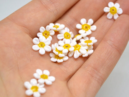 Small 9 mm Lampwork Chamomile beads, White yellow flower glass beads, White Camomile, Wildflower beads, Daisy bead, Floral murano glass