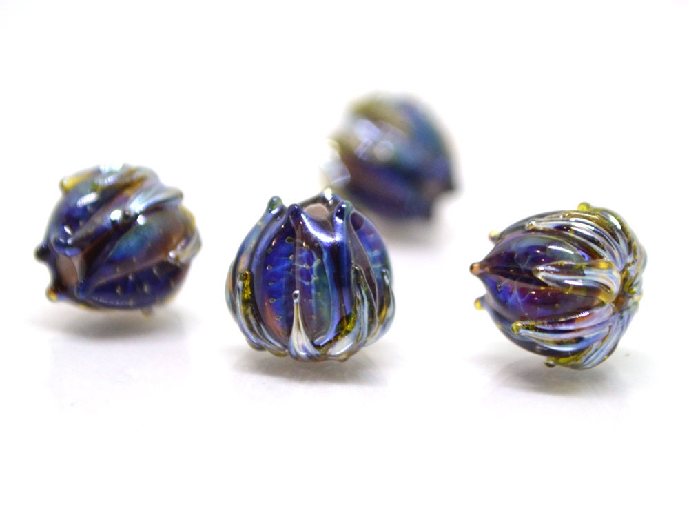 Amazing black blue silver flower beads, Lampwork bud beads, Floral lampwork, 10mm flower beads, Artisan lampwork, galaxy glass beads,netting
