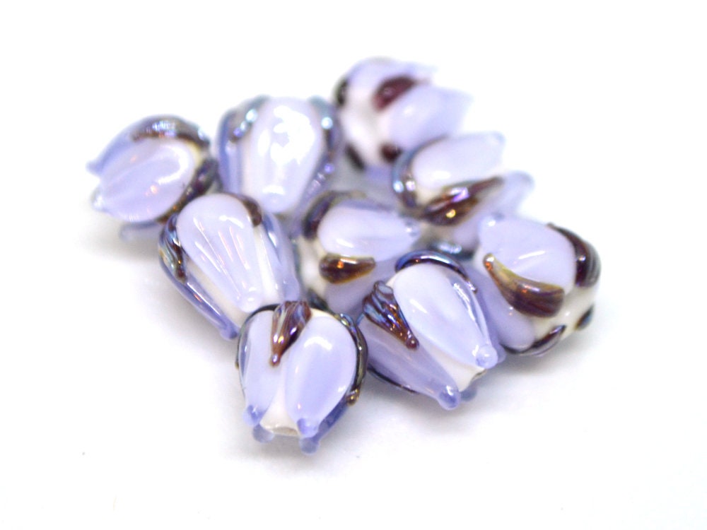 Lavender small lampwork beads, Light purple flower beads, Tiny glass beads, 7mm flower beads, Artisan lampwork