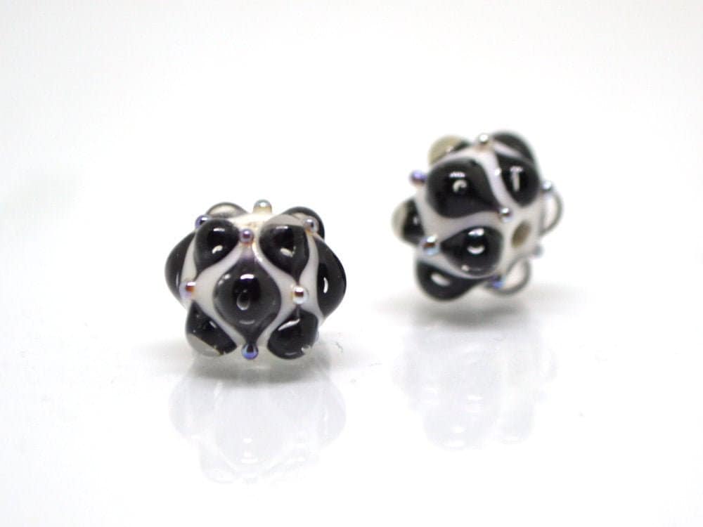 White black handmade glass bead, 10mm glass beads, White lampwork, Artisan lampwork, Beads for bracelet, Black and White