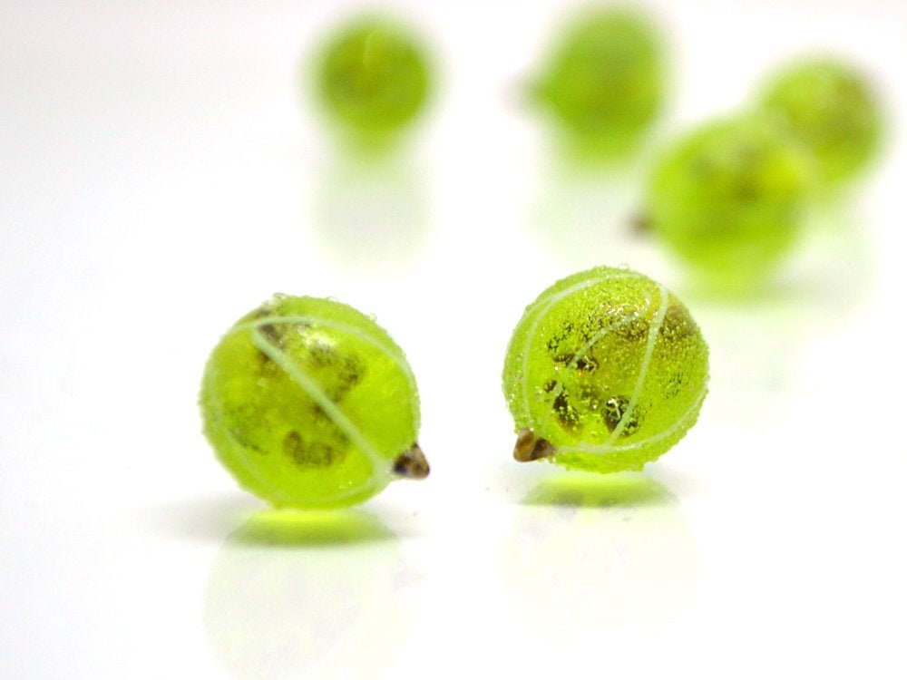 Glass gooseberry beads, Lampwork gooseberry beads, Glass berries, Gardener gift, Fruit sculpture, Forrest berry, Garden berry, Half drilled