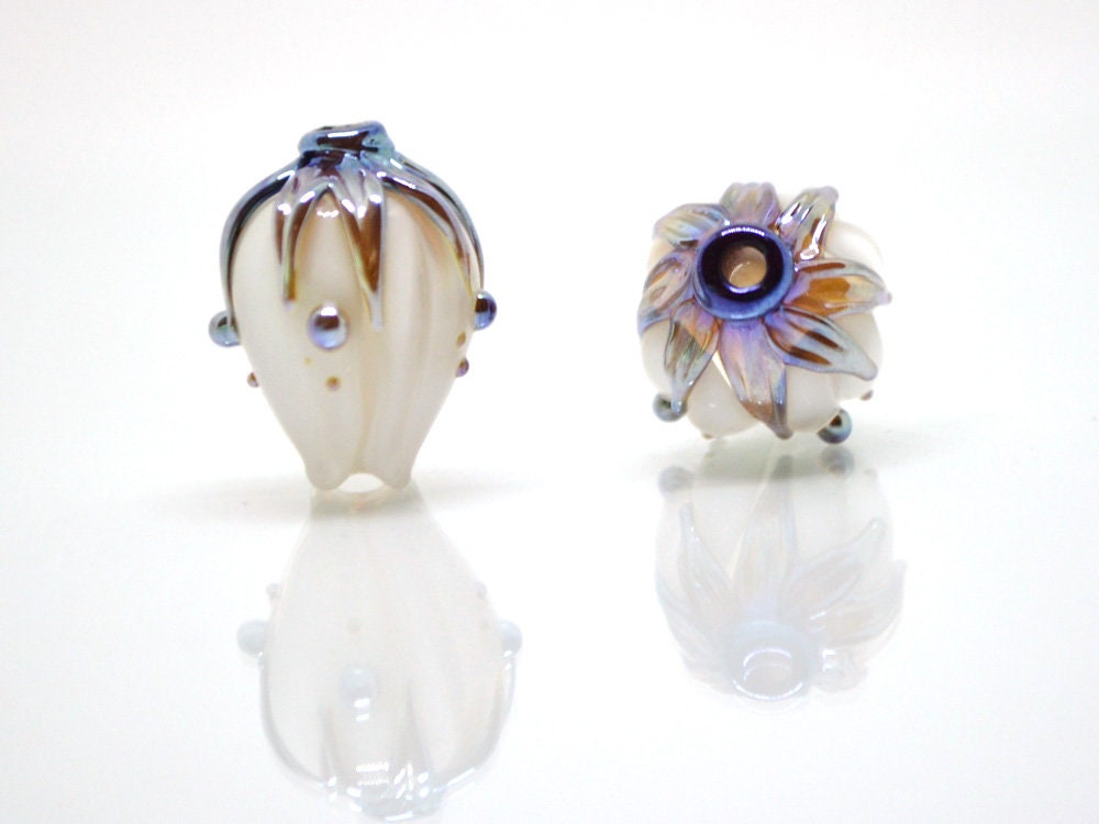White flower glass beads, White blue gold lampwork beads handmade, Wedding jewelry making Beads for earrings Flower pendant Artisan lampwork