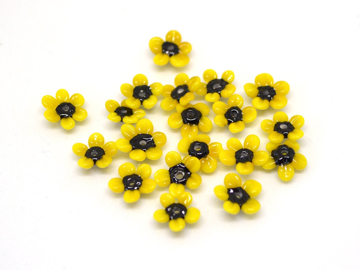 Sunflower glass beads, Very small yellow flower beads, Yellow black flower beads, Tiny sunflower beads, Lampwork sunflower beads,7mm flowers