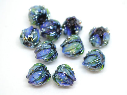 Blue green flower glass beads, Artisan lampwork floral beads, 10mm flower beads, garden beads, floral theme bead Handmade Lampwork bead set