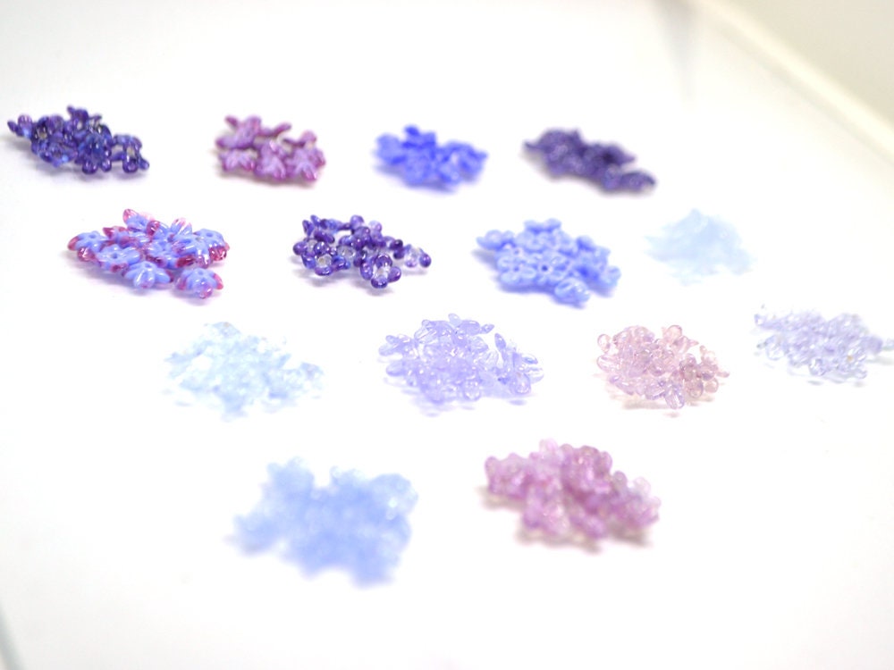Lavender small flower beads, Purple cute flowers for headband, flowers for tiara making, mini glass flowers, transparent lampwork beads