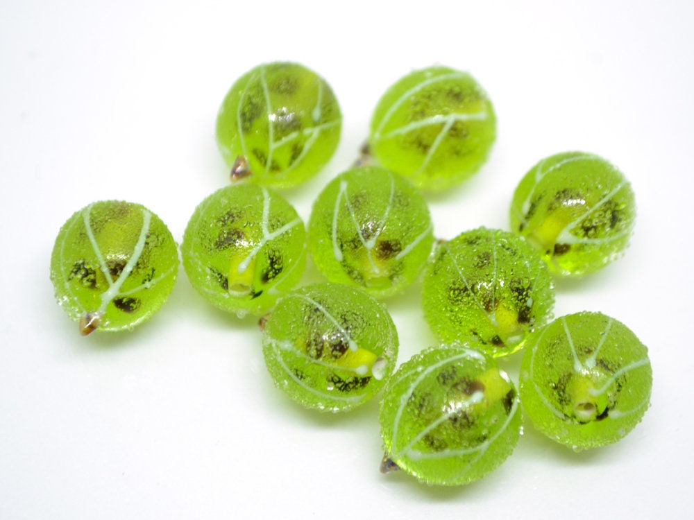 Glass gooseberry beads, Lampwork gooseberry beads, Glass berries, Gardener gift, Fruit sculpture, Forrest berry, Garden berry, Half drilled