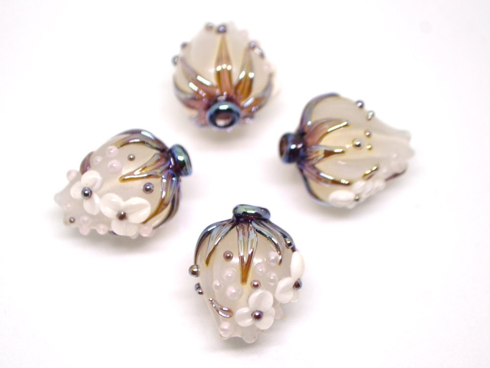 White Glass flower bouquet on lampwork bud beads, Miniature flowers, Glass miniature, Artisan lampwork, White silver glass flower beads