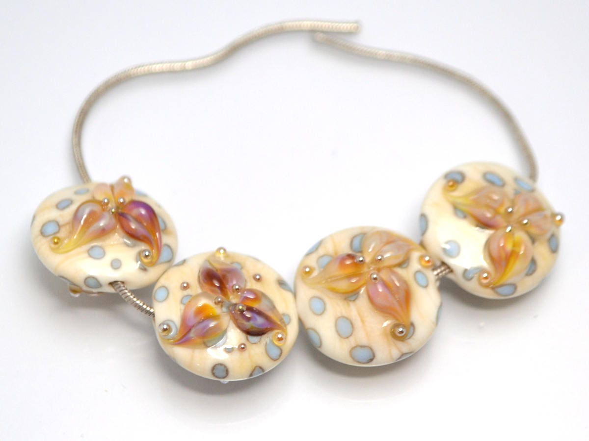 Lentils lampwork beads - Beige Ivory glass beads - Lampwork beads - Lily flower lampwork beads - Murano glass - Ivory bead set - Jewelry