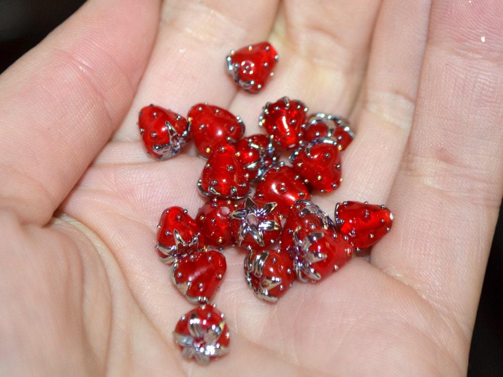 Small 8mm Red Strawberry lampwork beads, Red glass berry, Glass strawberry, Red Berry fruit beads, Red silver berry beads