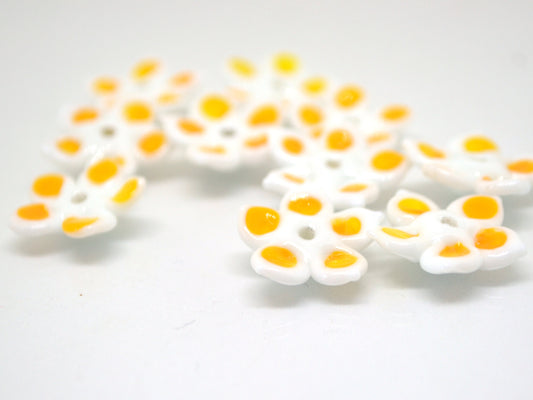 White yellow glass flower beads, Yellow floral lampwork, Glass blossom beads, Field flower bead, Meadow flowers, Artisan lampwork bead,