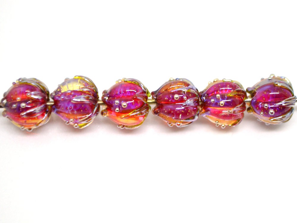Fuchsia red gold flower beads, 10mm flower beads, Flower glass beads, Artisan Lampwork, Bright glass beads, Handmade glass art, Floral beads