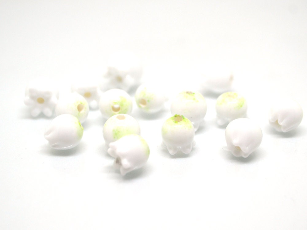Lampwork lily of the valley beads, Glass may-lily beads, Floral lampwork beads, Tiny beads, White flower bud beads