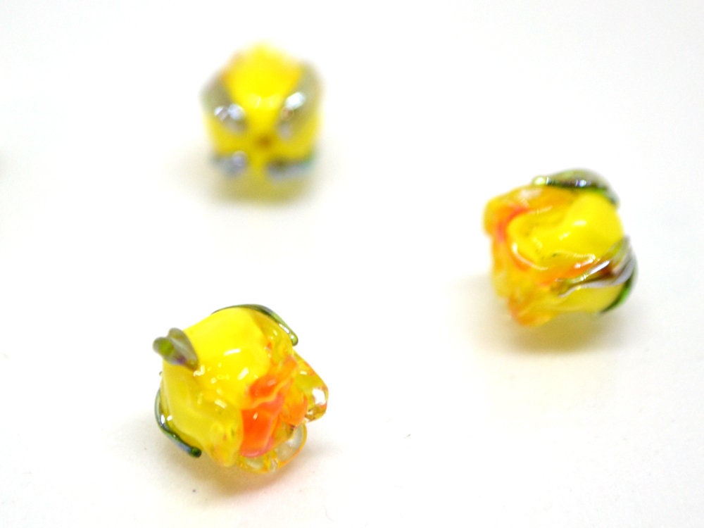 Yellow orange 8mm rosebud beads, Summer Floral lampwork, Rose beads, Colorful glass beads, Art Flower Beads, Murano Beads, Flower bud bead