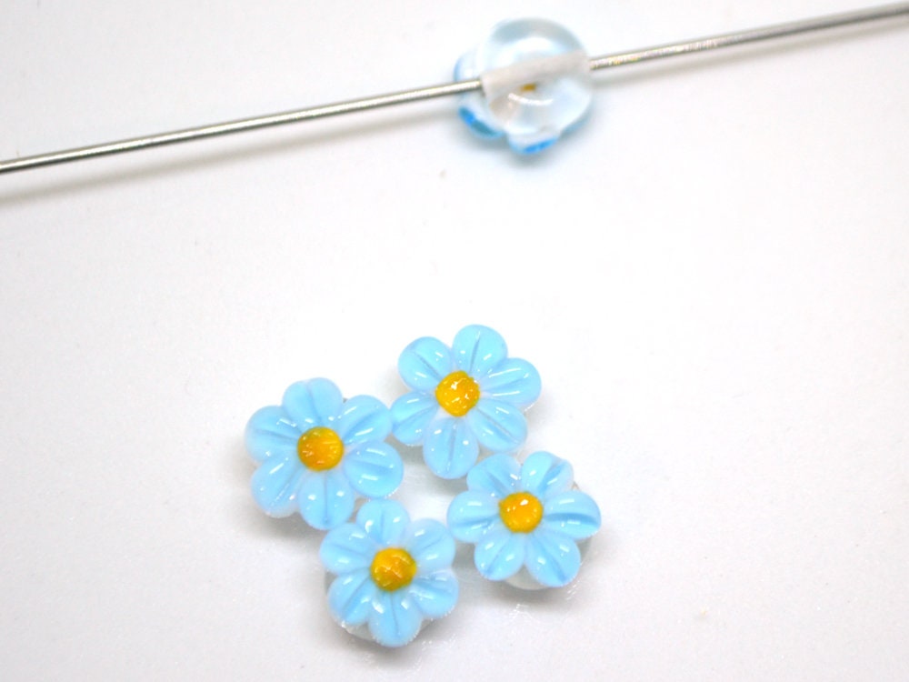 Sky blue Chamomile beads, Lampwork Chamomile flower bead, Aquamarine blue beads, Lentils beads, Blue flower bead, Baby blue, Field flower