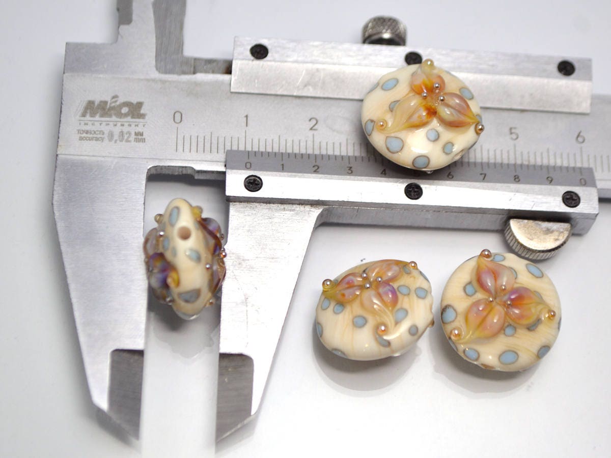 Lentils lampwork beads - Beige Ivory glass beads - Lampwork beads - Lily flower lampwork beads - Murano glass - Ivory bead set - Jewelry