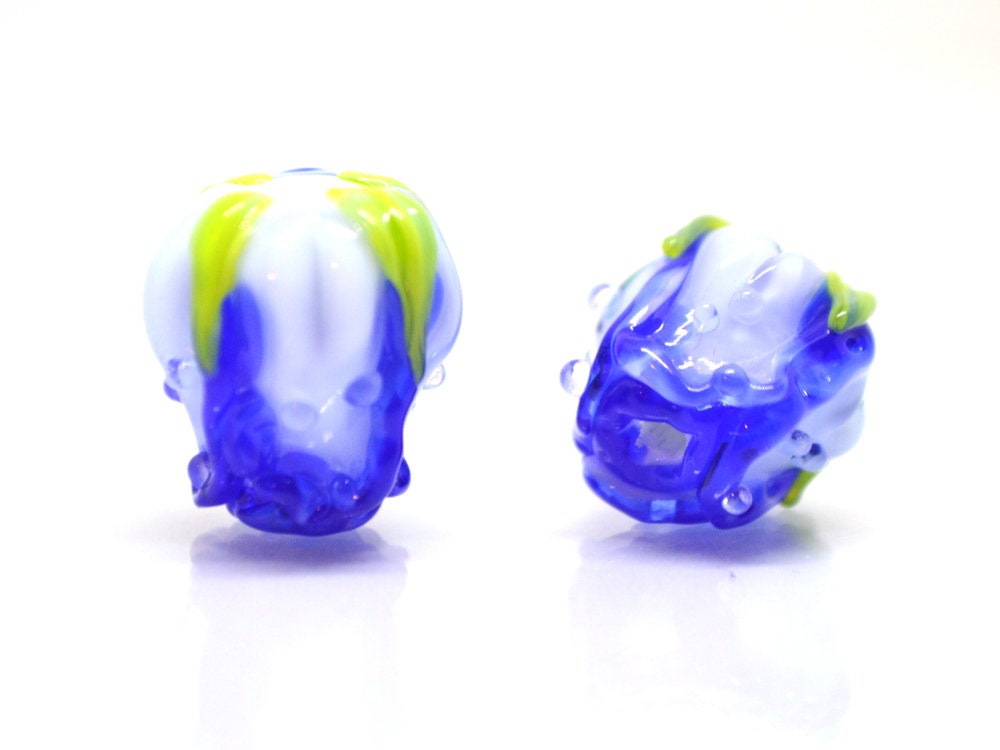 Blue rose bud beads, Lampwork rose beads, Cobalt blue beads, Artisan lampwork, Floral Lampwork pendant, DIY earrings, Glass flower jewelry
