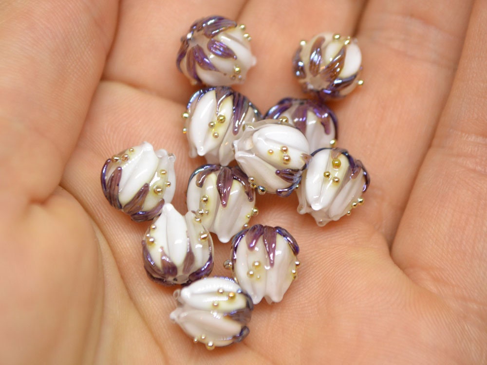 White 10mm flower lampwork beads purple gold, Wedding jewelry making, White necklace, Lampwork art, Glass flower beads Floral beads Handmade